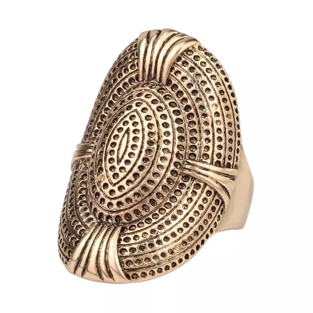 Gold Antique Style Ring Statement Ring Size 7